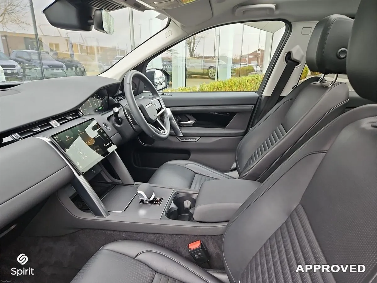 Land Rover Discovery Sport 1.5 I3 PHEV S Automatic - Image 3