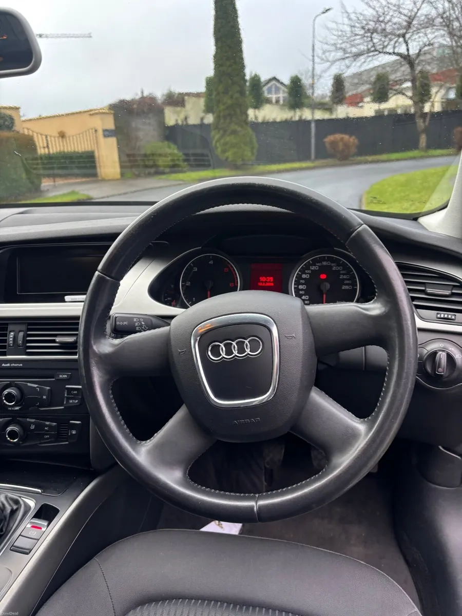 Audi A4 2009 - Image 2