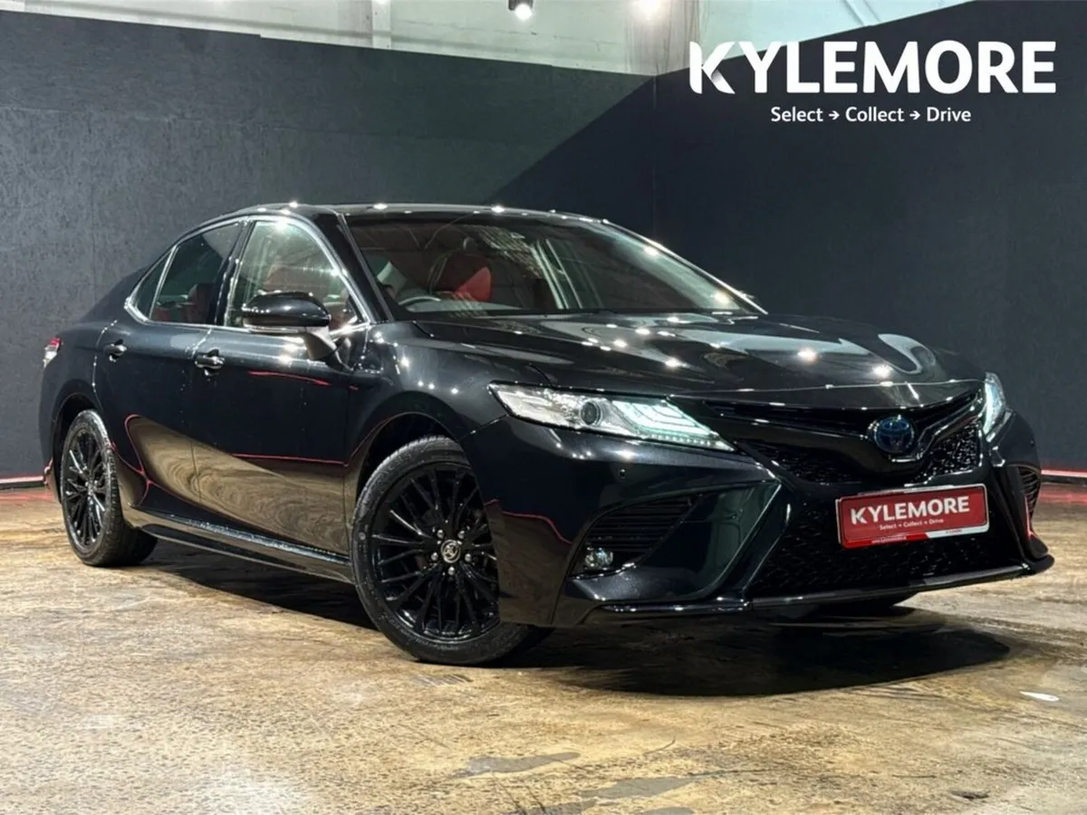 Toyota Camry WS BLACK EDITION - HYBRID - 18'' ALLO - Image 1