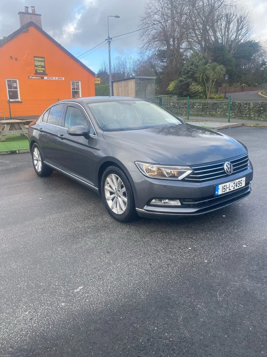 2015 Volkswagen Passat Highline - Image 1