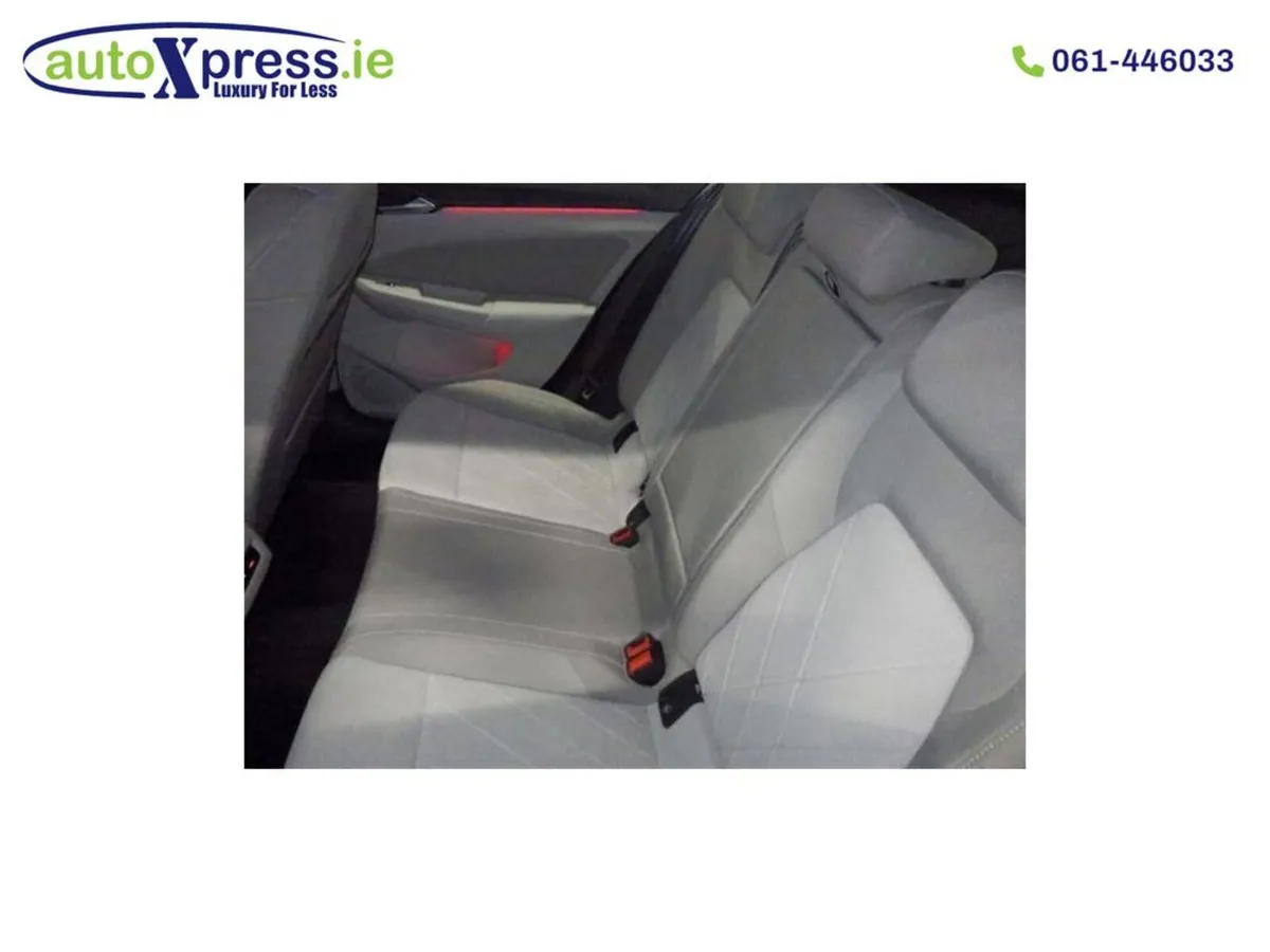 Volkswagen Golf eTSI STYLE, Low mileage, reversing - Image 4