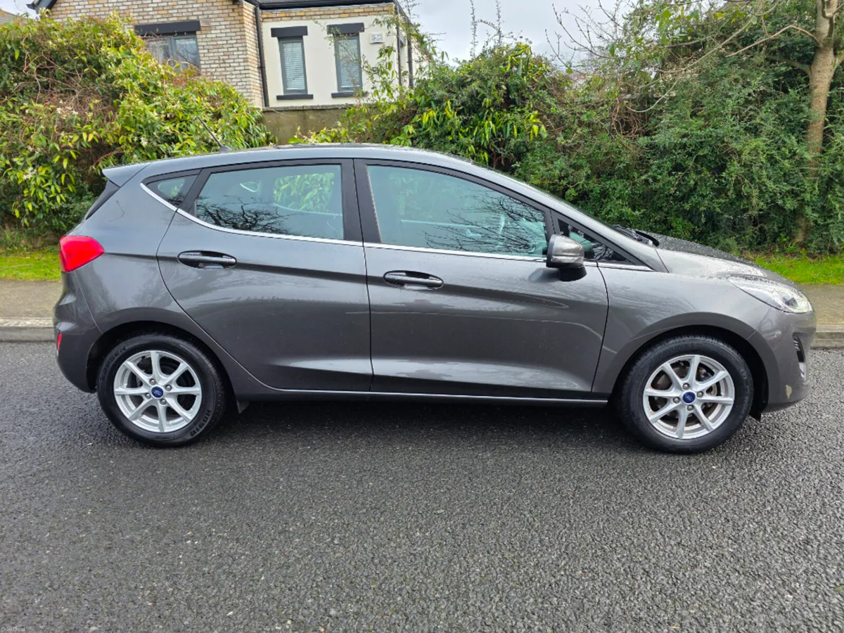Ford Fiesta Titanium 1.10 85PS 5SPD 4DR - Image 2
