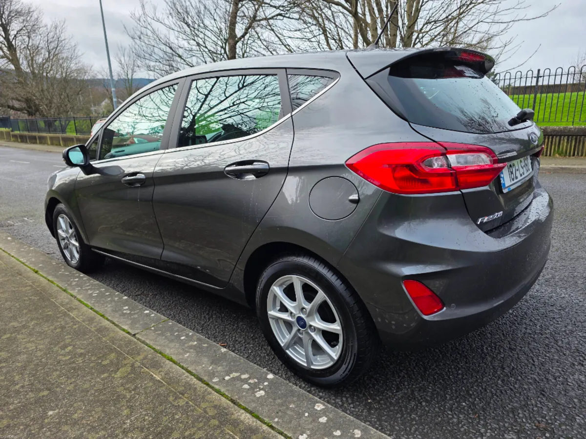 Ford Fiesta Titanium 1.10 85PS 5SPD 4DR - Image 4