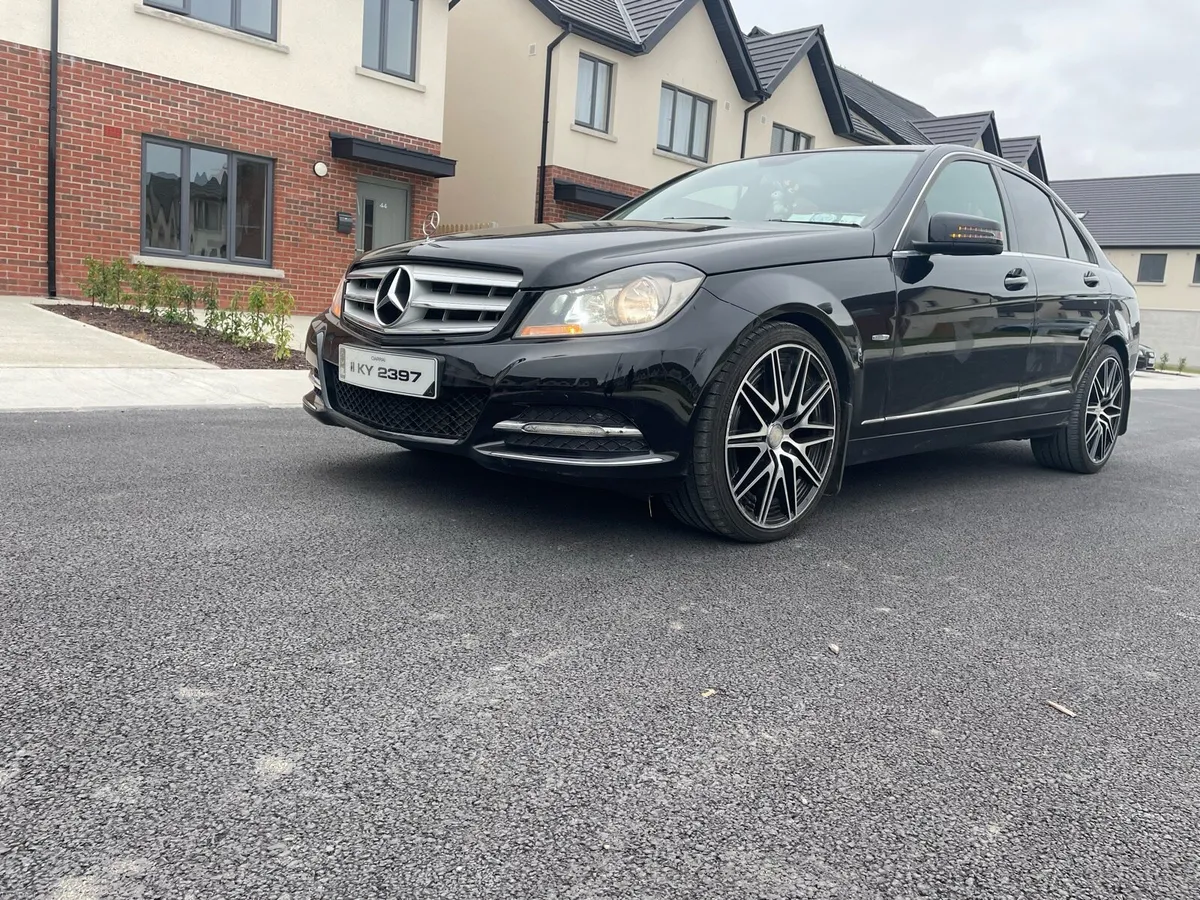 2011 Mercedes C200 - Image 3