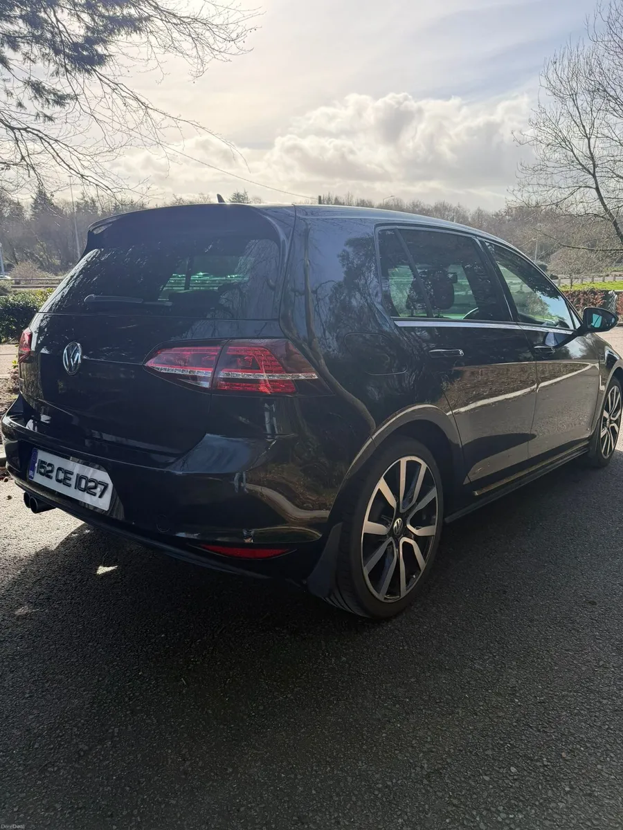 2015 Volkswagen Golf GTE - Image 4