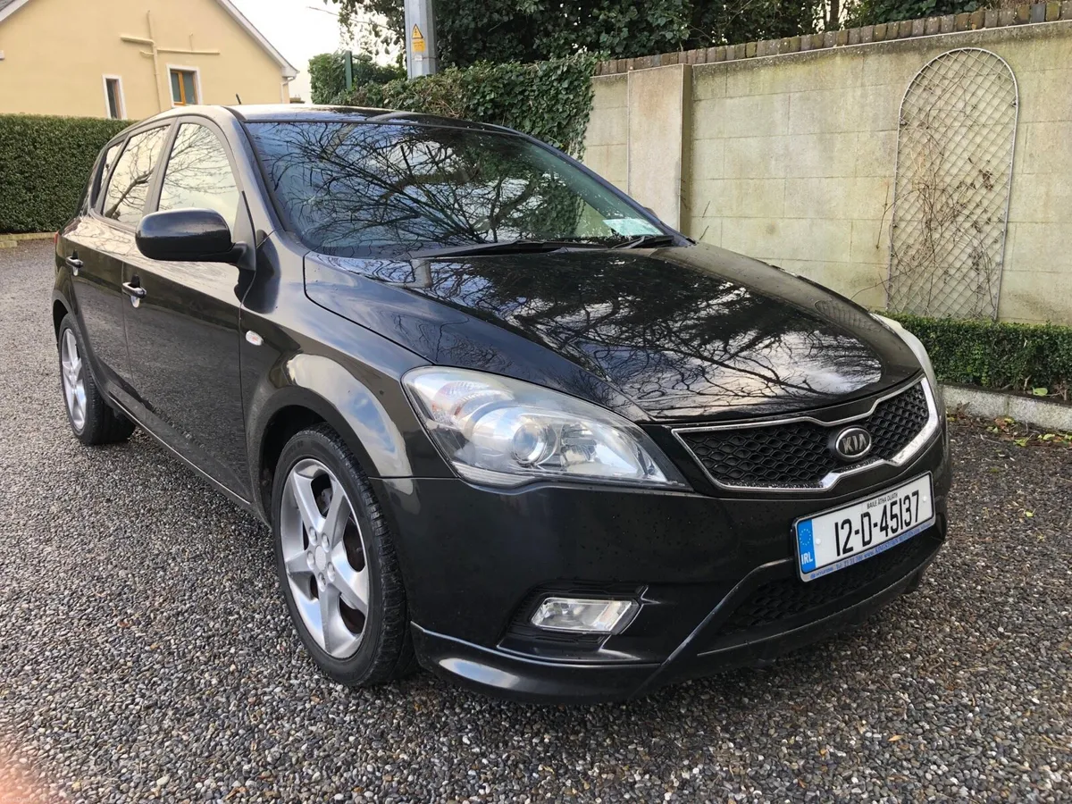 Kia Ceed CRDI AUTOMATIC - Image 1
