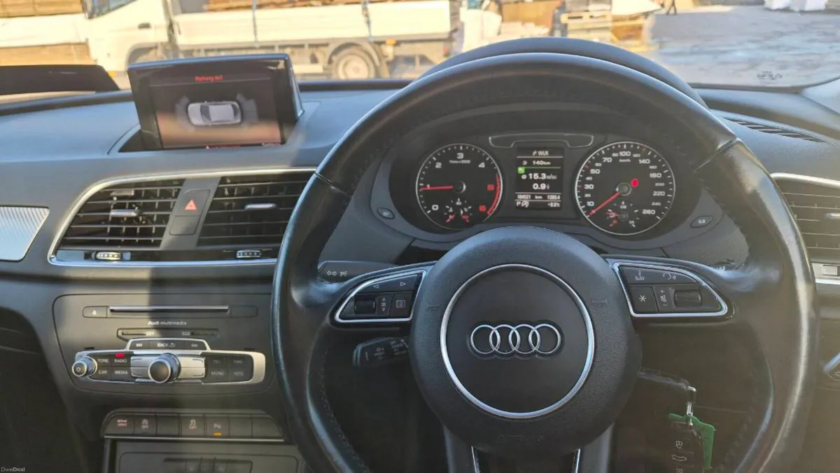 Audi Q3 - Image 2