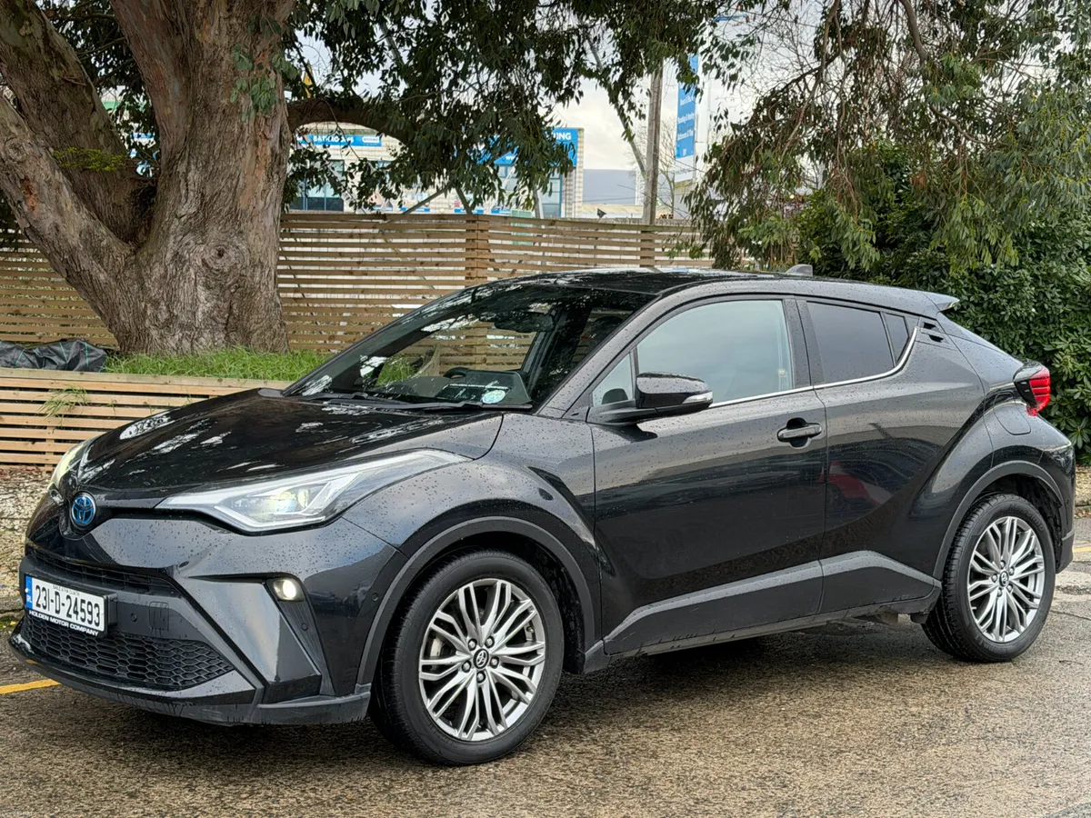 2023 Toyota C-HR..PETROL HYBRID..REAR CAM - Image 3