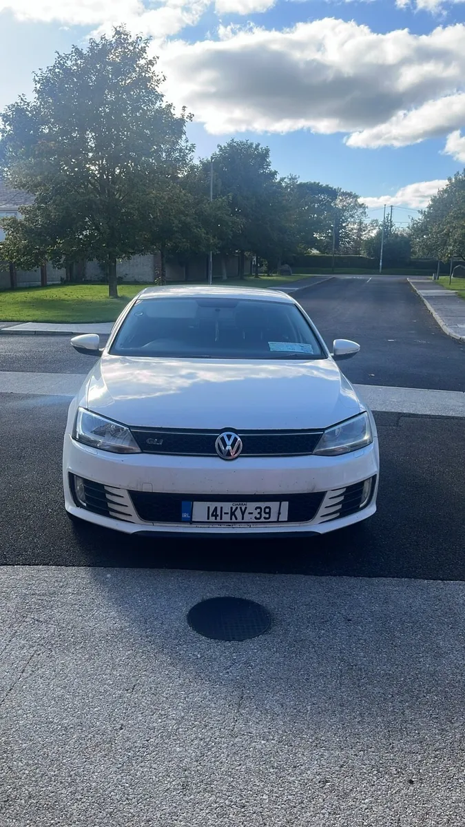 1.6 Volkswagen Jetta - Image 1