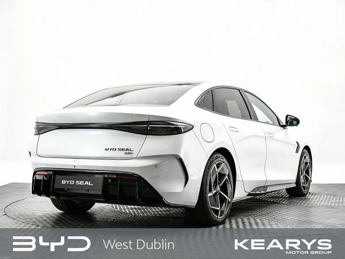 BYD SEAL Order your 261 Seal Excellence White toda - Image 3