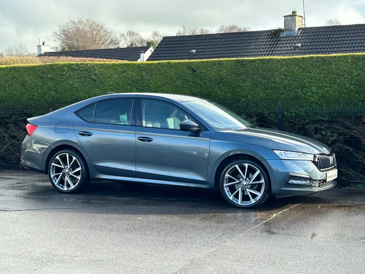 22 Skoda Octavia 1.5 SEL € 21550 inc Vrt - Image 2