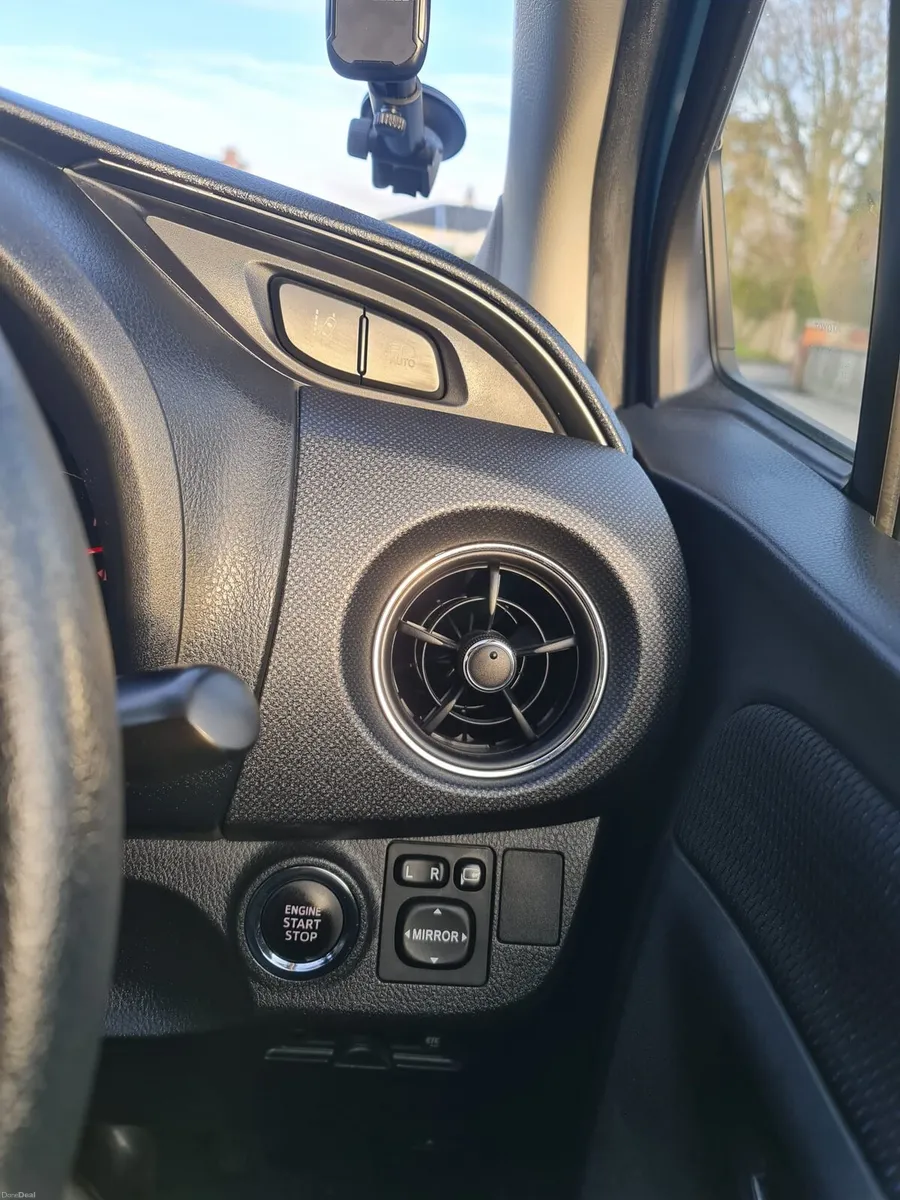 Toyota Vitz 2016 1.0 - Image 4