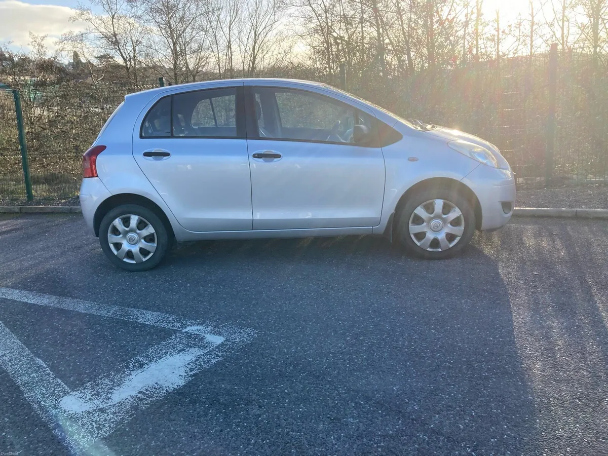 2010 Toyota Yaris 1.0 Petrol - Image 2