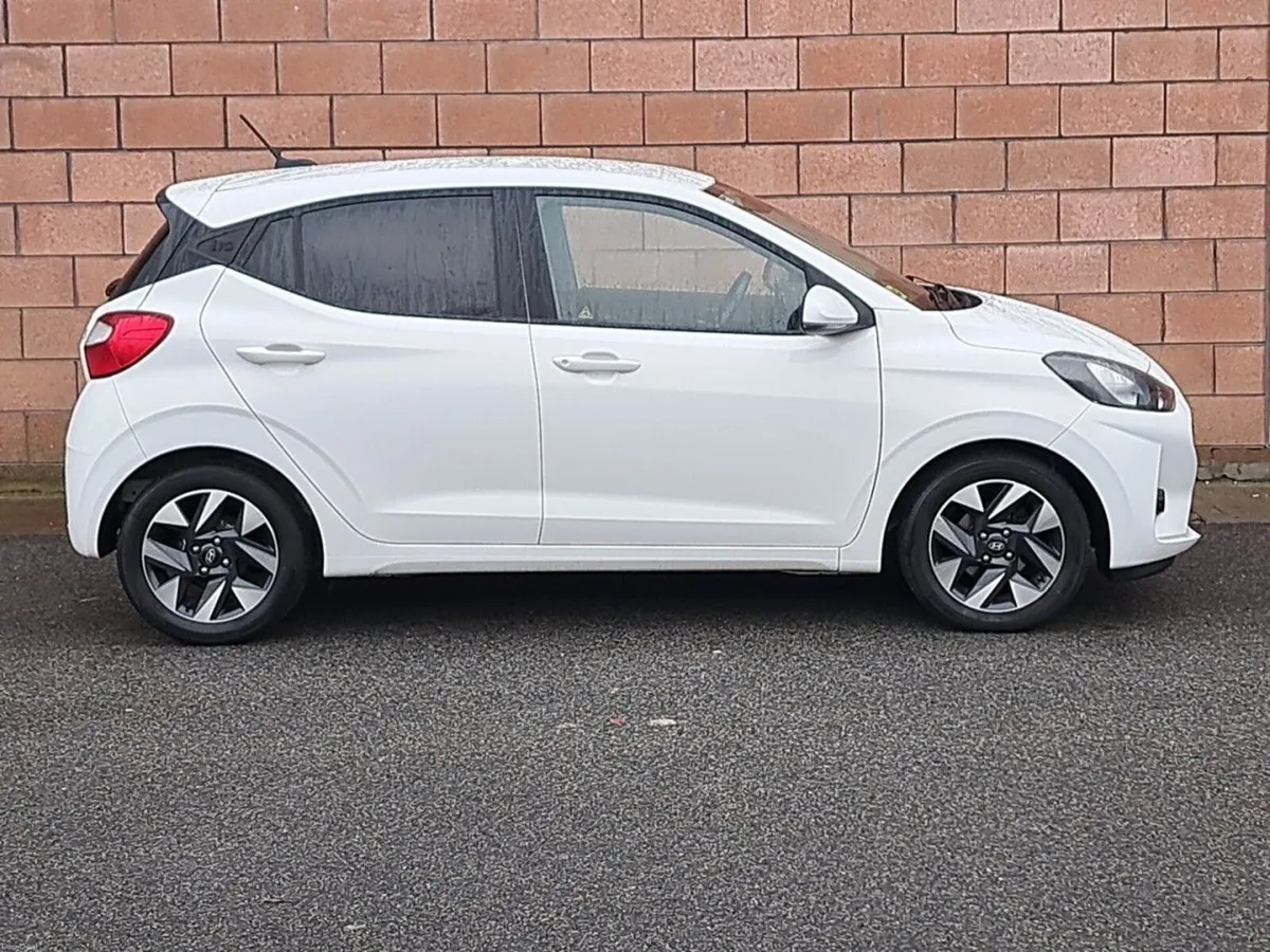 Hyundai i10 Deluxe Plus Model Automatic. - Image 3