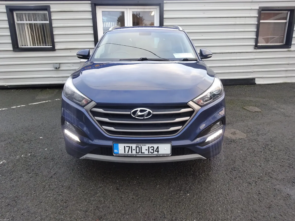 HYUNDAI TUSCAN 1.7 DIESEL EXECUTIVE LOW MILEAGE - Image 2