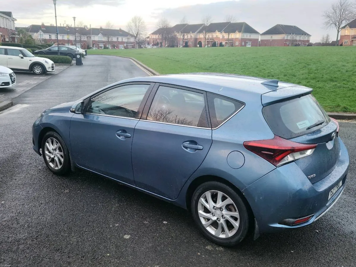 Toyota Auris 1.6 Diesel Business edition Nct:12-26 - Image 3