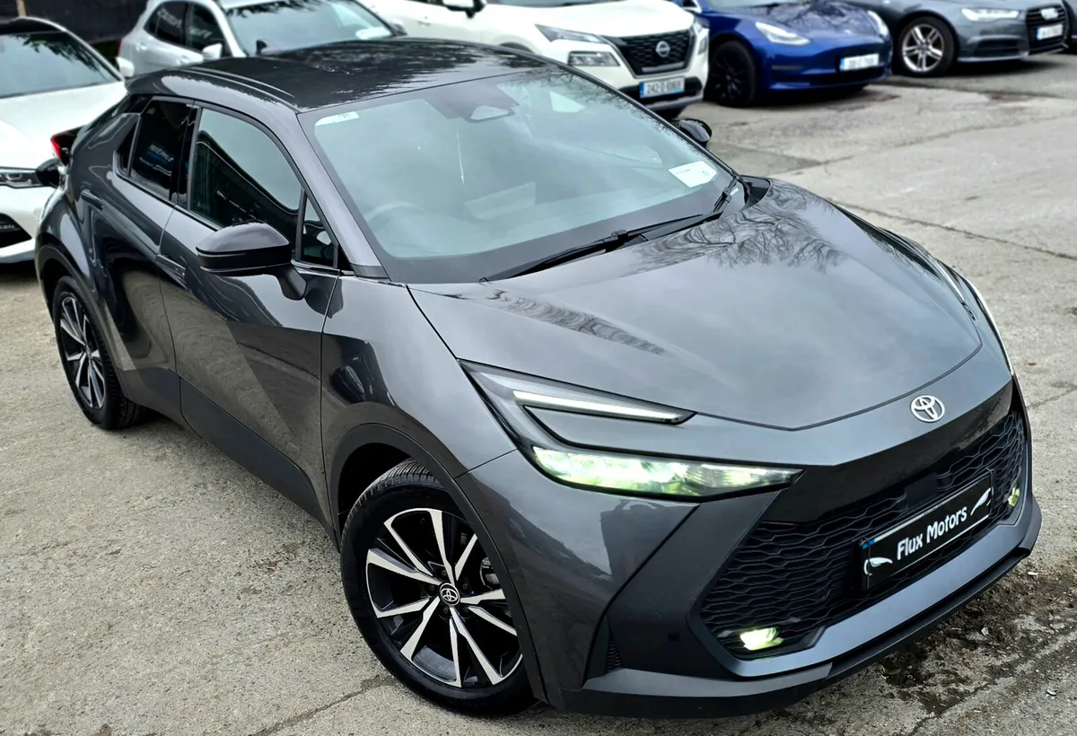 🔥 2025 Toyota C-HR Hybrid Sport • Automatic - Image 3