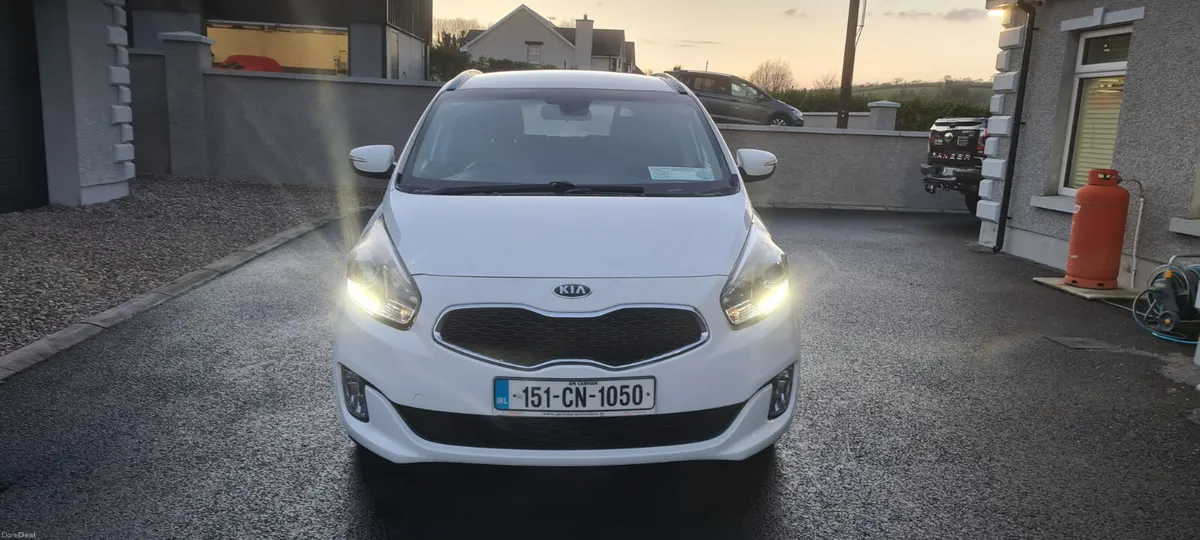 Kia Carens 2015 - Image 1