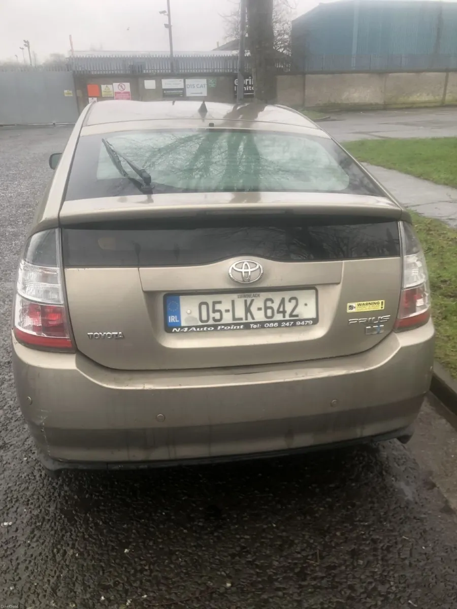 Toyota Prius 2005 - Image 2