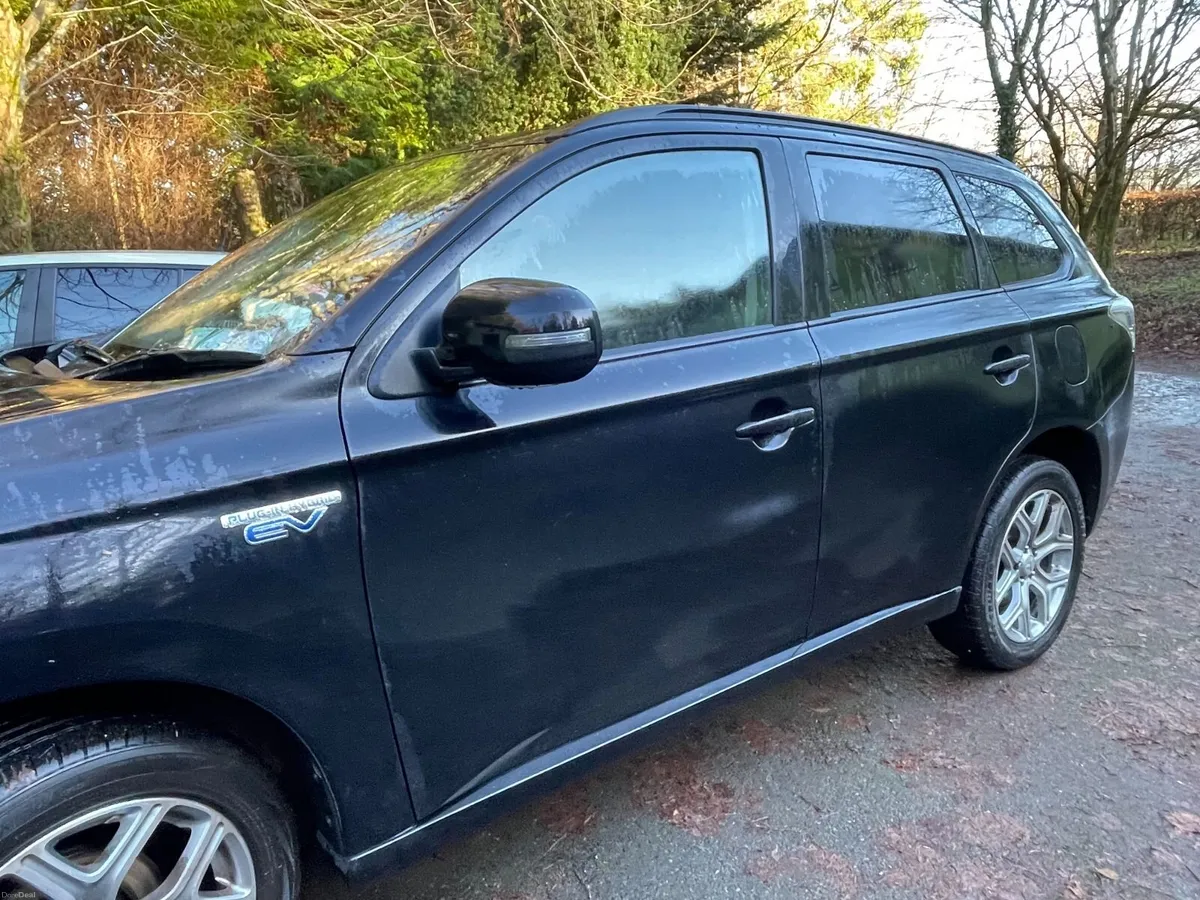 Mitsubishi Outlander 2015 - Image 3