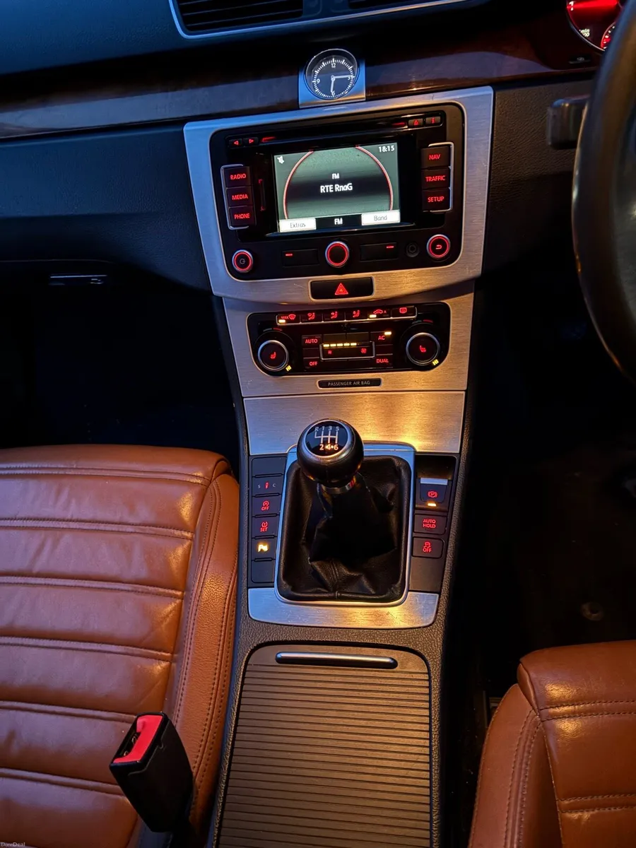 2011 VW Passat CC - Image 4