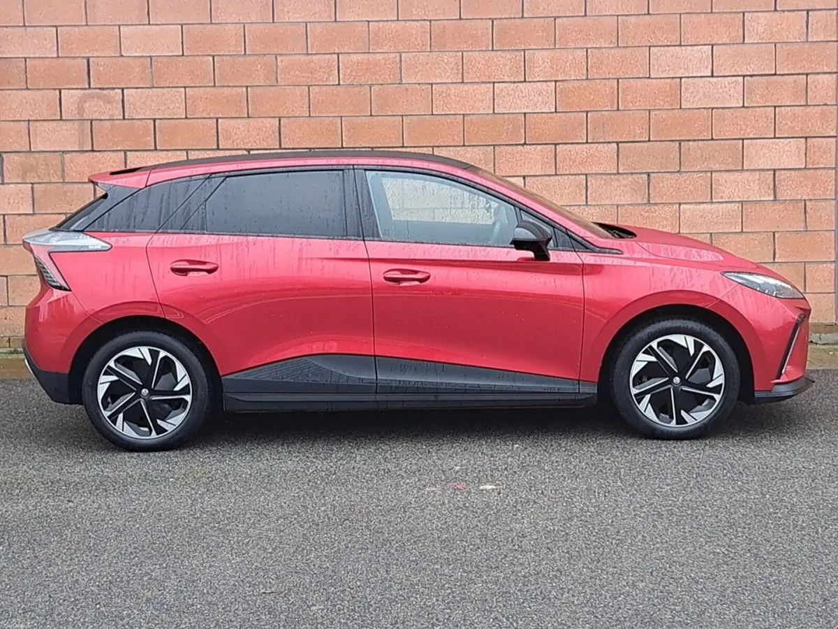 MG MG4 Exclusive Model 64 k/wh Battery. - Image 4