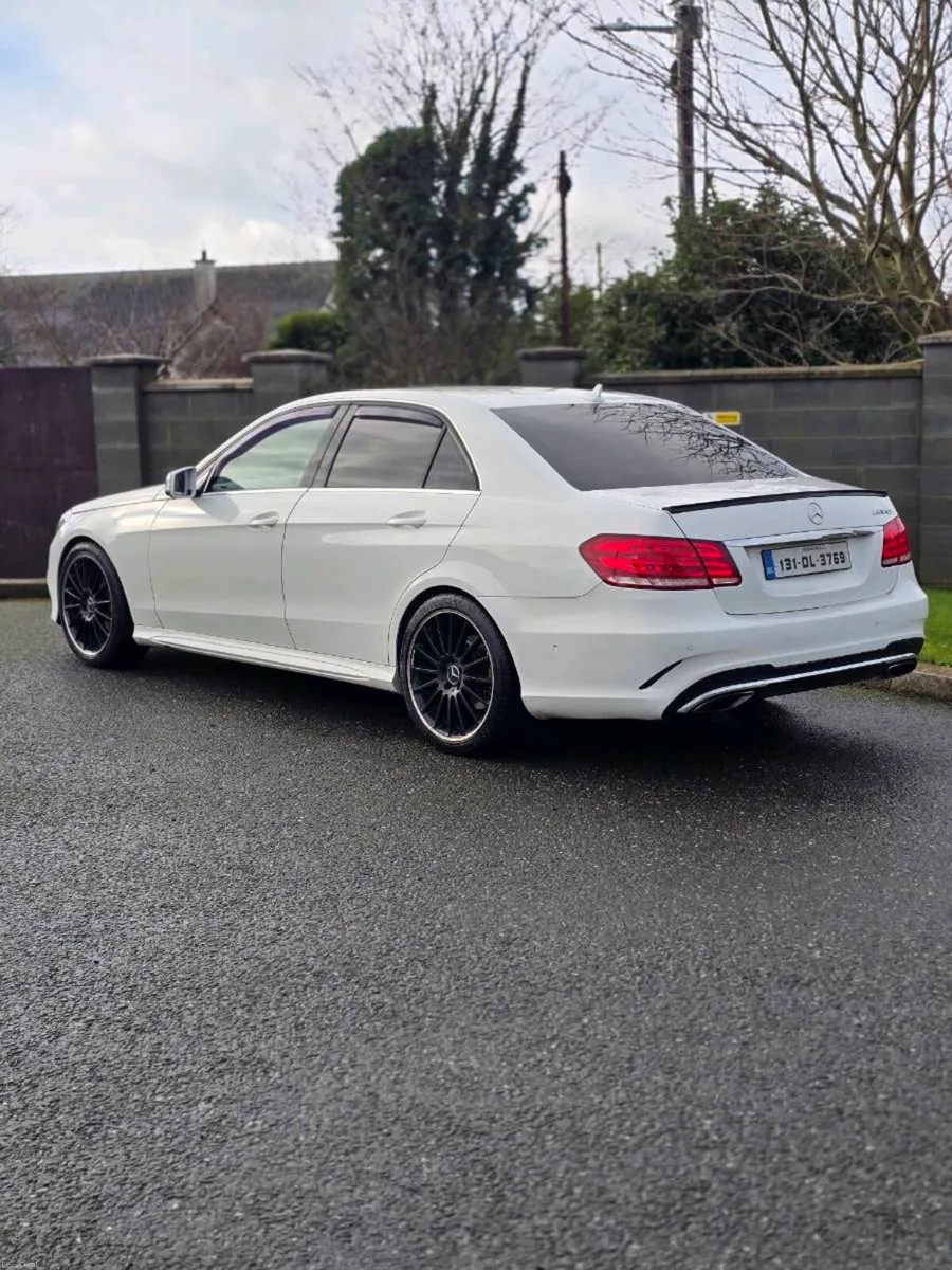 Mercedes e220 Amg Sport line automatic - Image 4