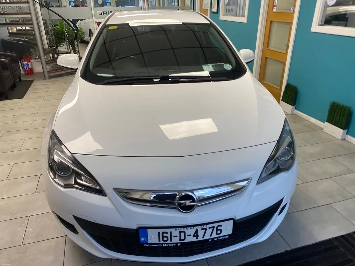 Opel Astra 2016 coupe - Image 3
