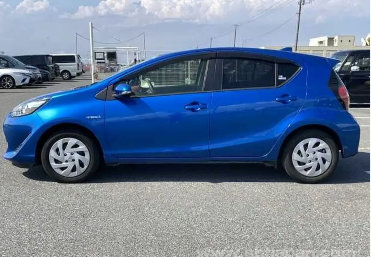 2019 Toyota Aqua 1.5 self charging petrol Hybrid - Image 3