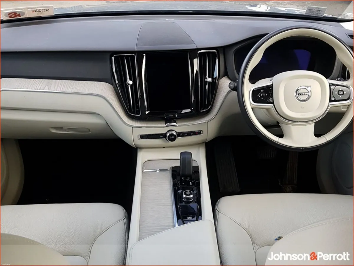 Volvo XC60 T6 Recharge PHEV 350hp AT8 Core - Image 2