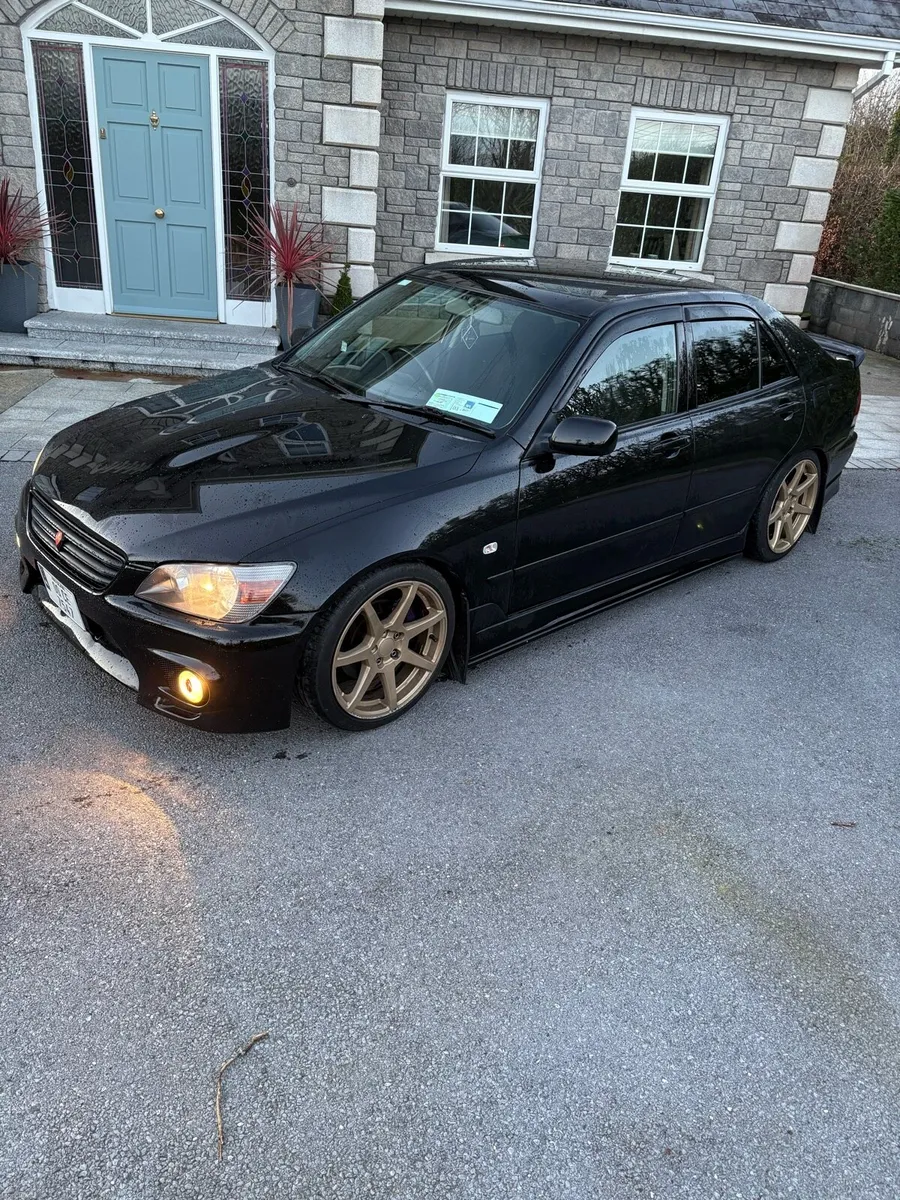 Toyota Altezza - Image 2