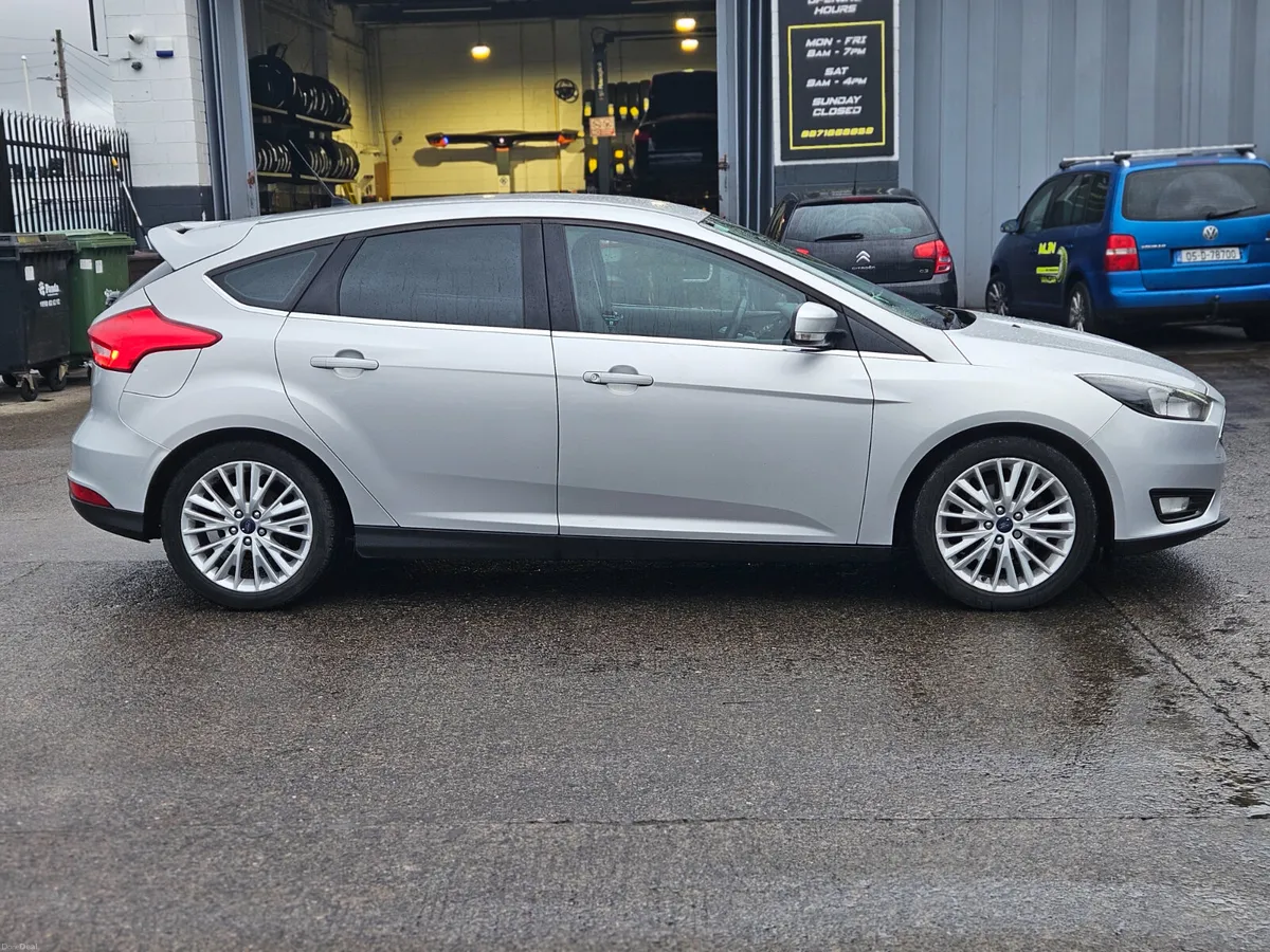 Ford Focus 1.5 ZTEC - Image 2