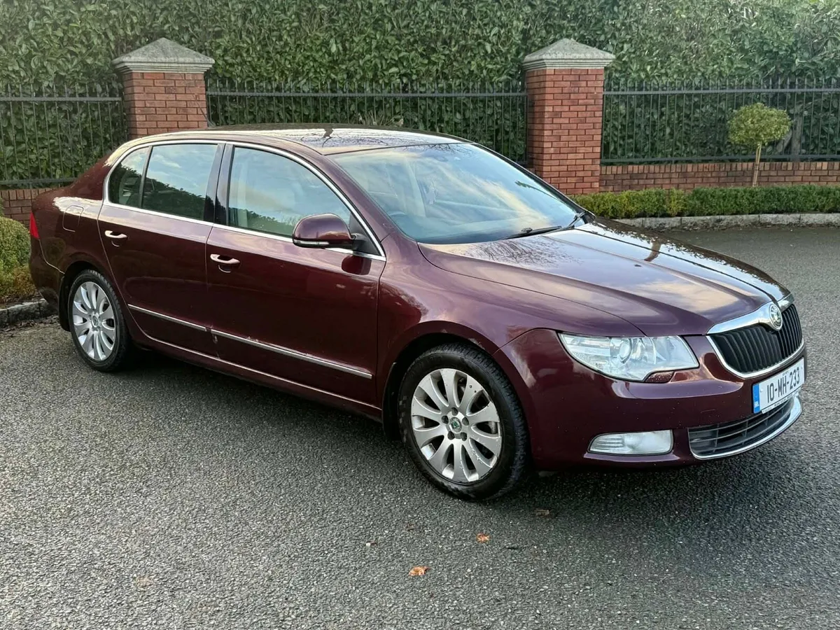 SKODA SUPERB 2.0TDI AUTOMATIC GEARBOX 170HP - Image 2