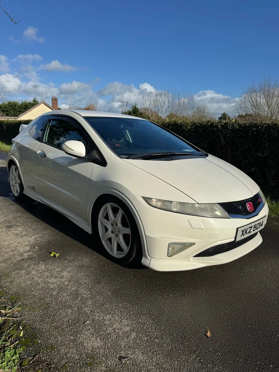 Championship white Type R - Image 1