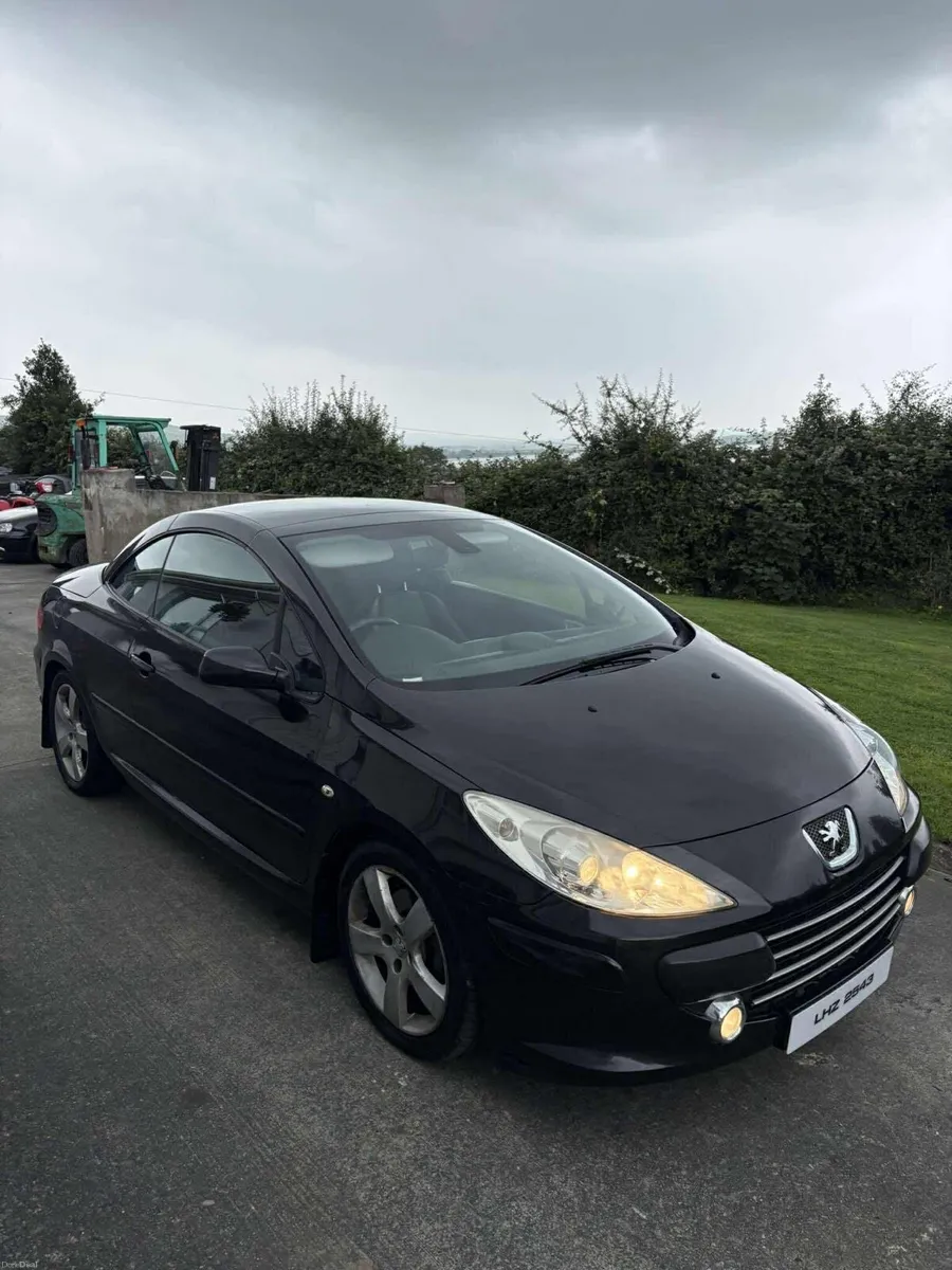 Peugeot 207 hard top convertible - Image 1
