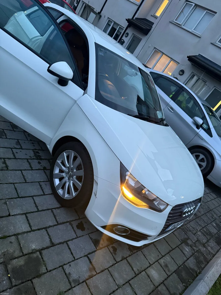 2011 AUDI A1 - Image 2