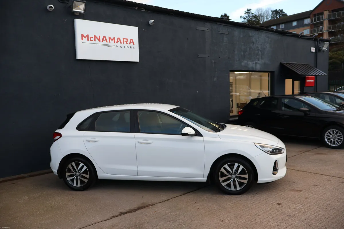 Hyundai i30 Deluxe Low Km's 1 Owner 24 month NCT! - Image 2