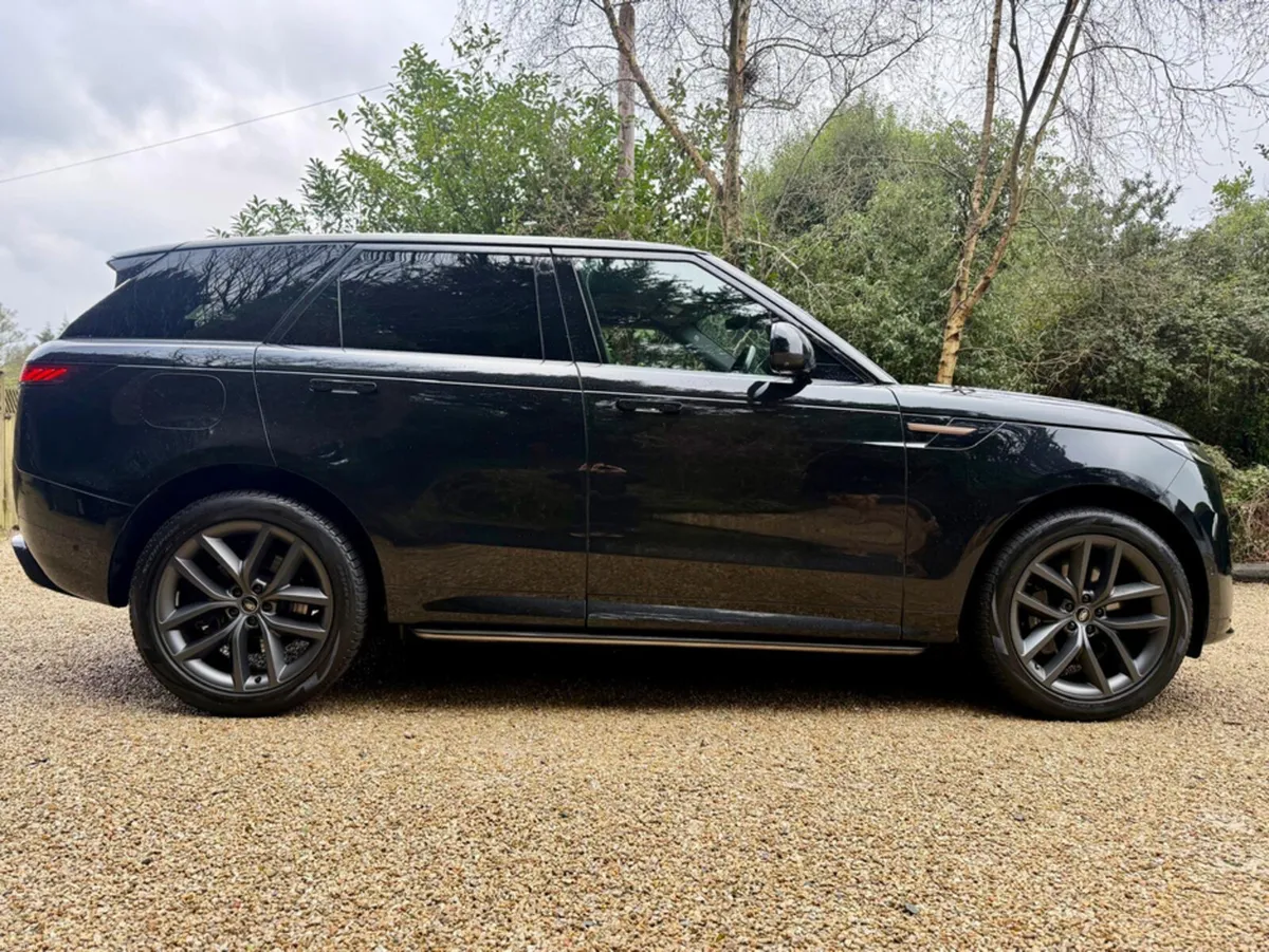 Land Rover Range Rover Sport 3.0 P440E DYNAMIC SE - Image 3