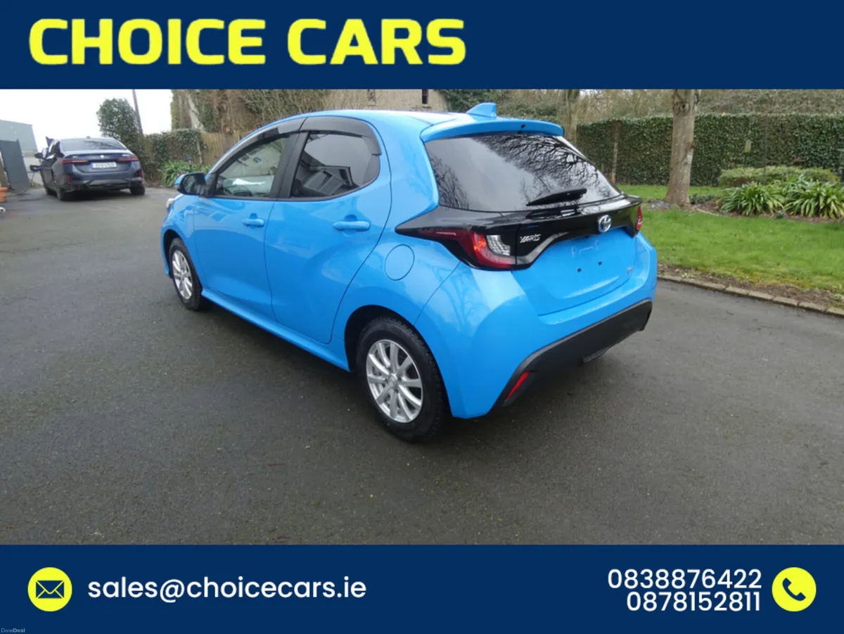 Toyota Yaris 1.5 AUTO HYBRID - Image 4