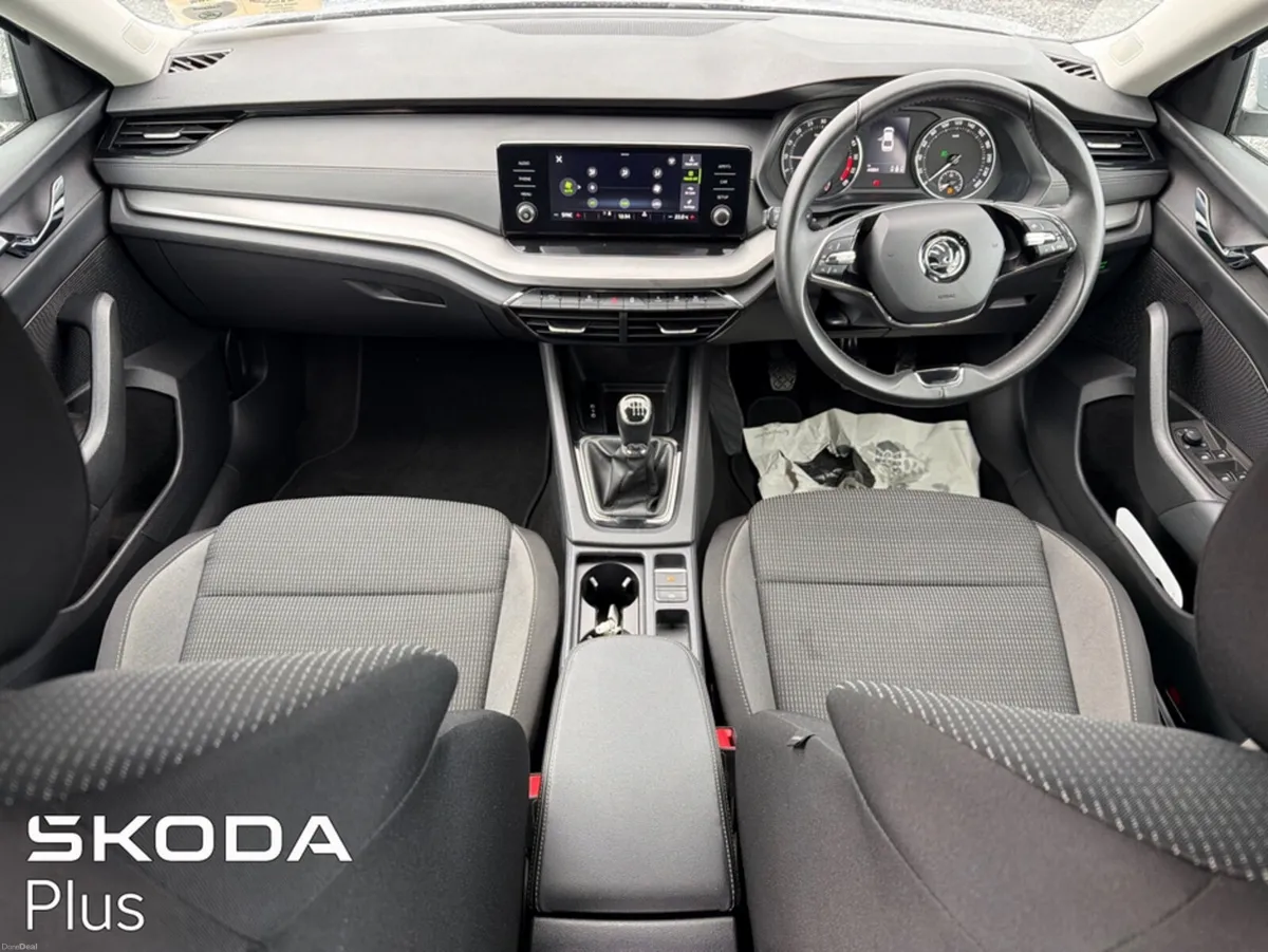 Skoda Octavia AMBITION 2.0 TDI 115HP 5DR - Image 2