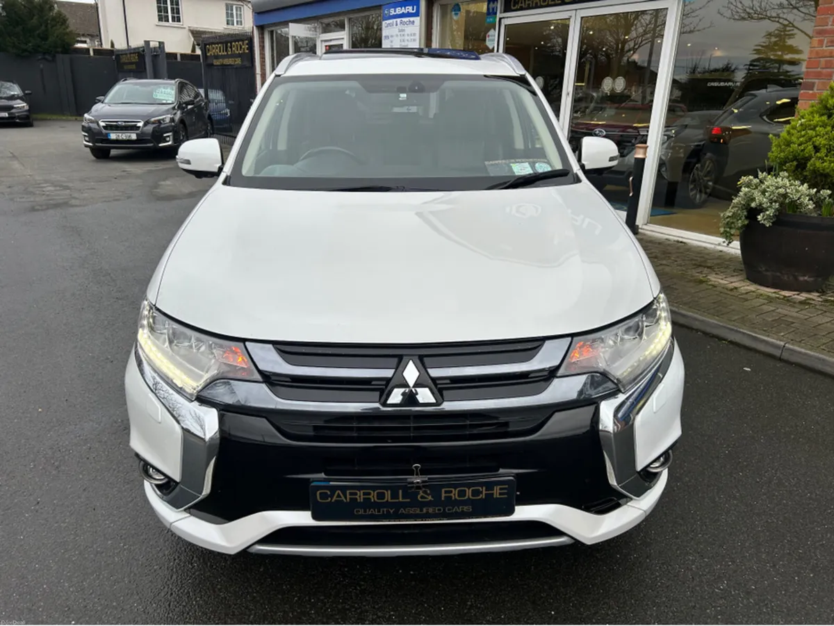 Mitsubishi Outlander 2.0 4x4 PHEV - Automatic SUV - Image 3