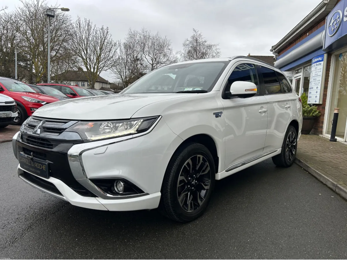 Mitsubishi Outlander 2.0 4x4 PHEV - Automatic SUV - Image 4