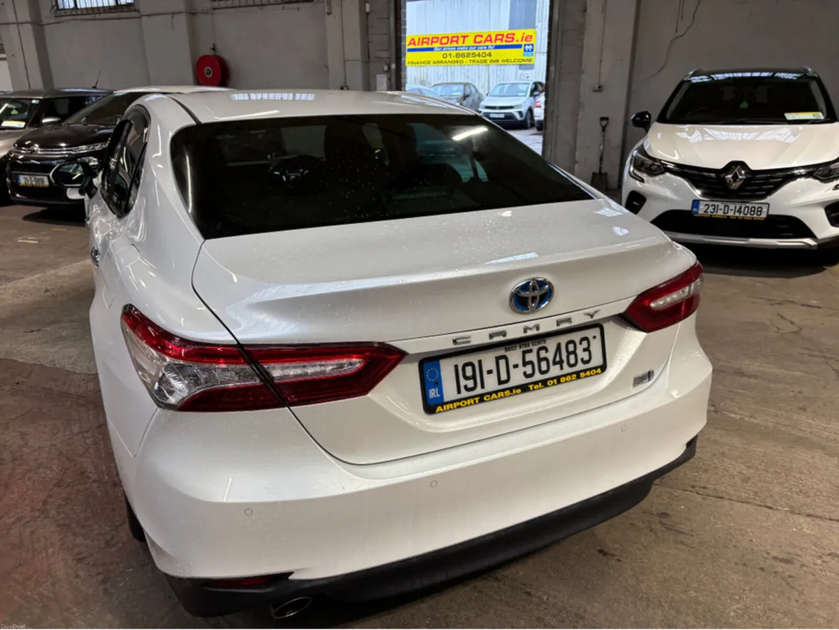 Toyota Camry 2.5 Hybrid Automatic Top Spec only 96 - Image 2