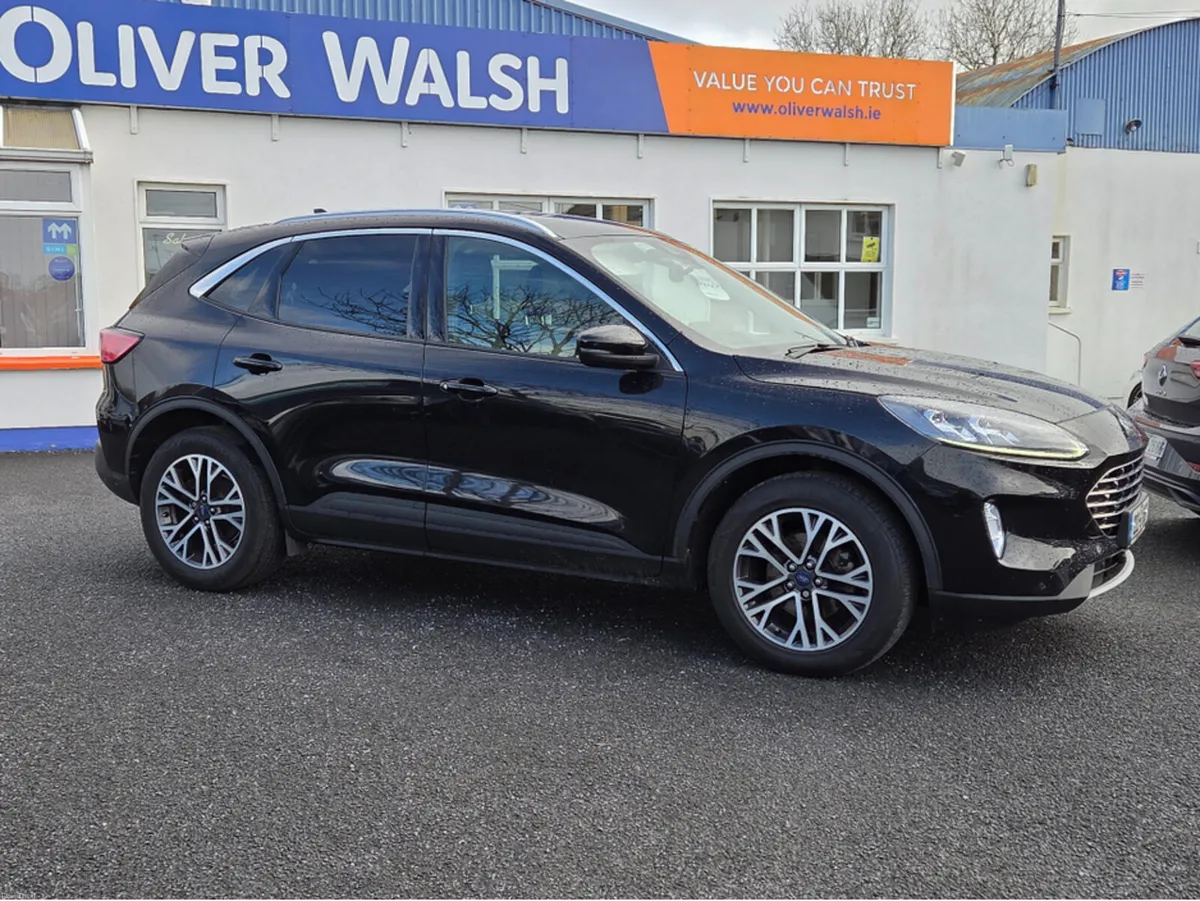 Ford Kuga 2.0 Diesel Titanium model - Image 5