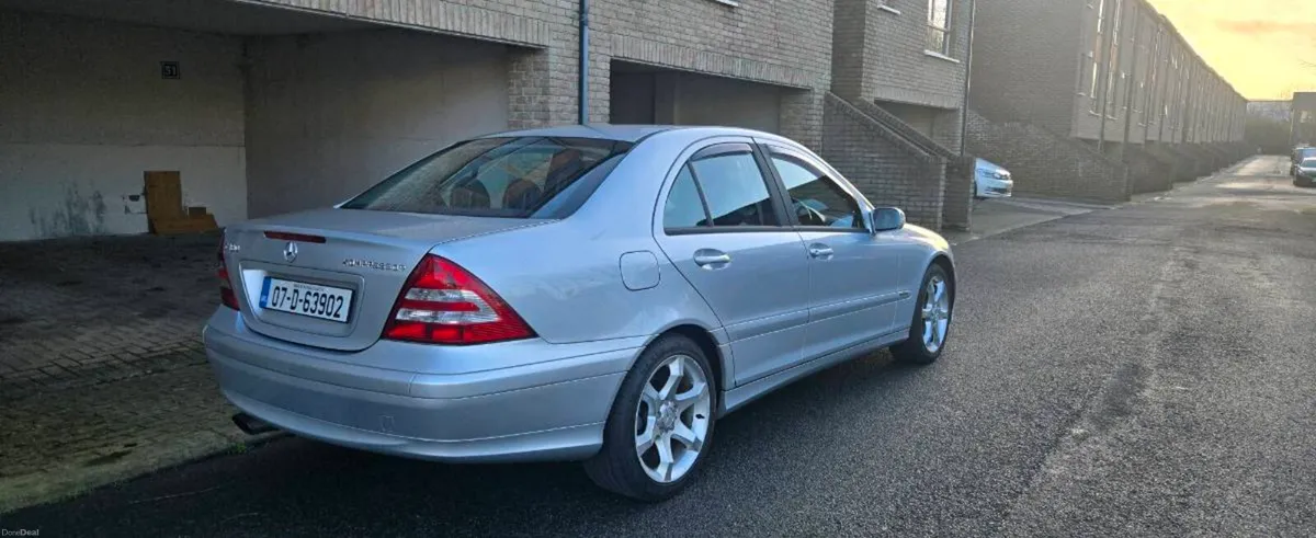 Mercedes-Benz - Image 1