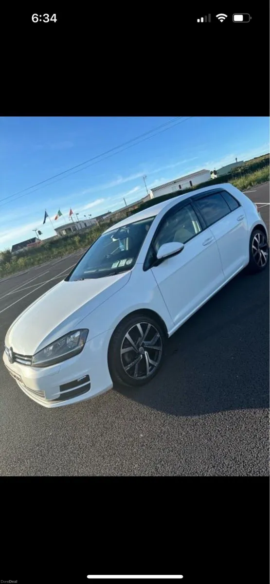 2015 Volkswagen Golf - Image 2