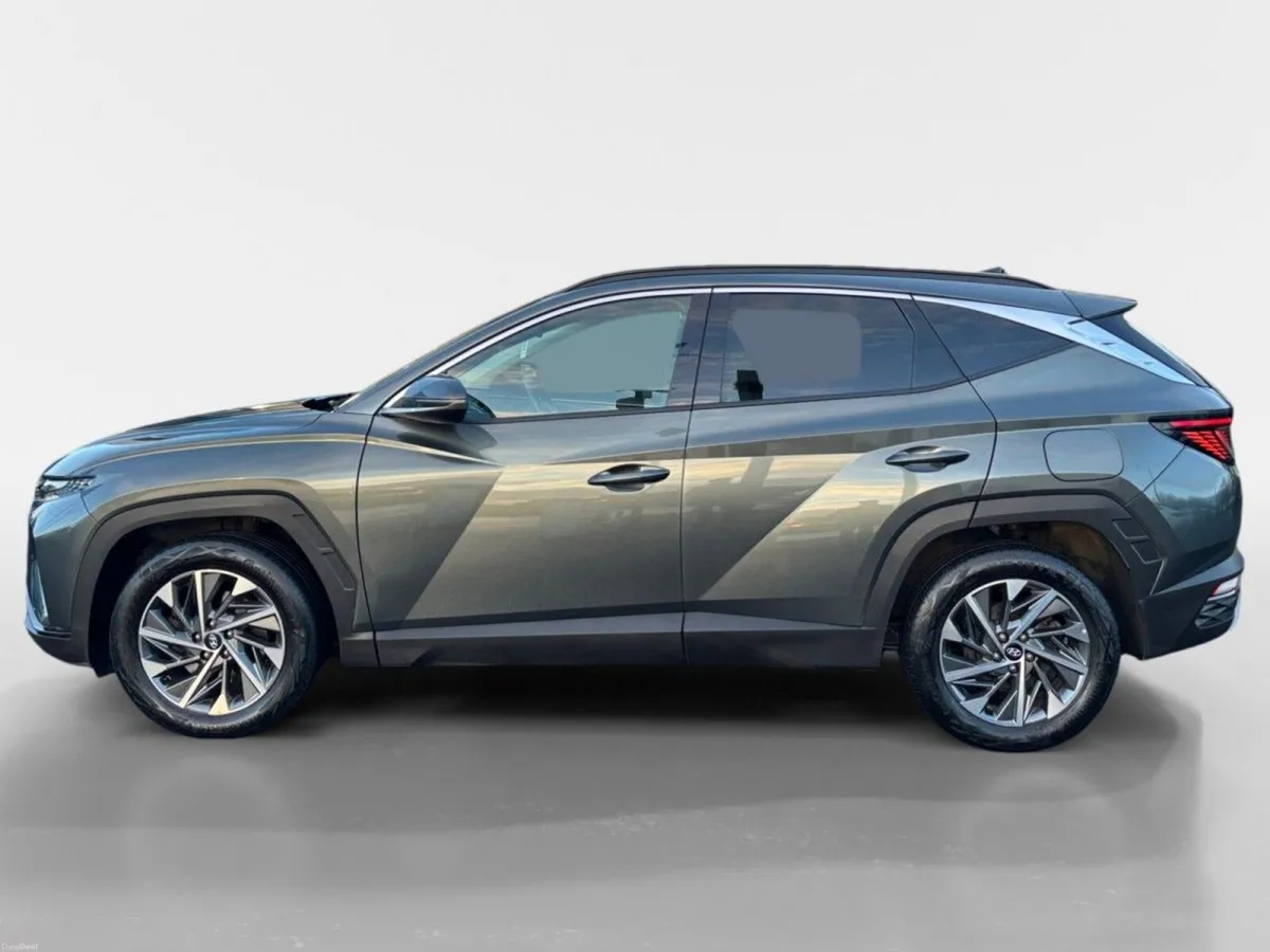 Hyundai Tucson 2WD Executive Plus - Image 2