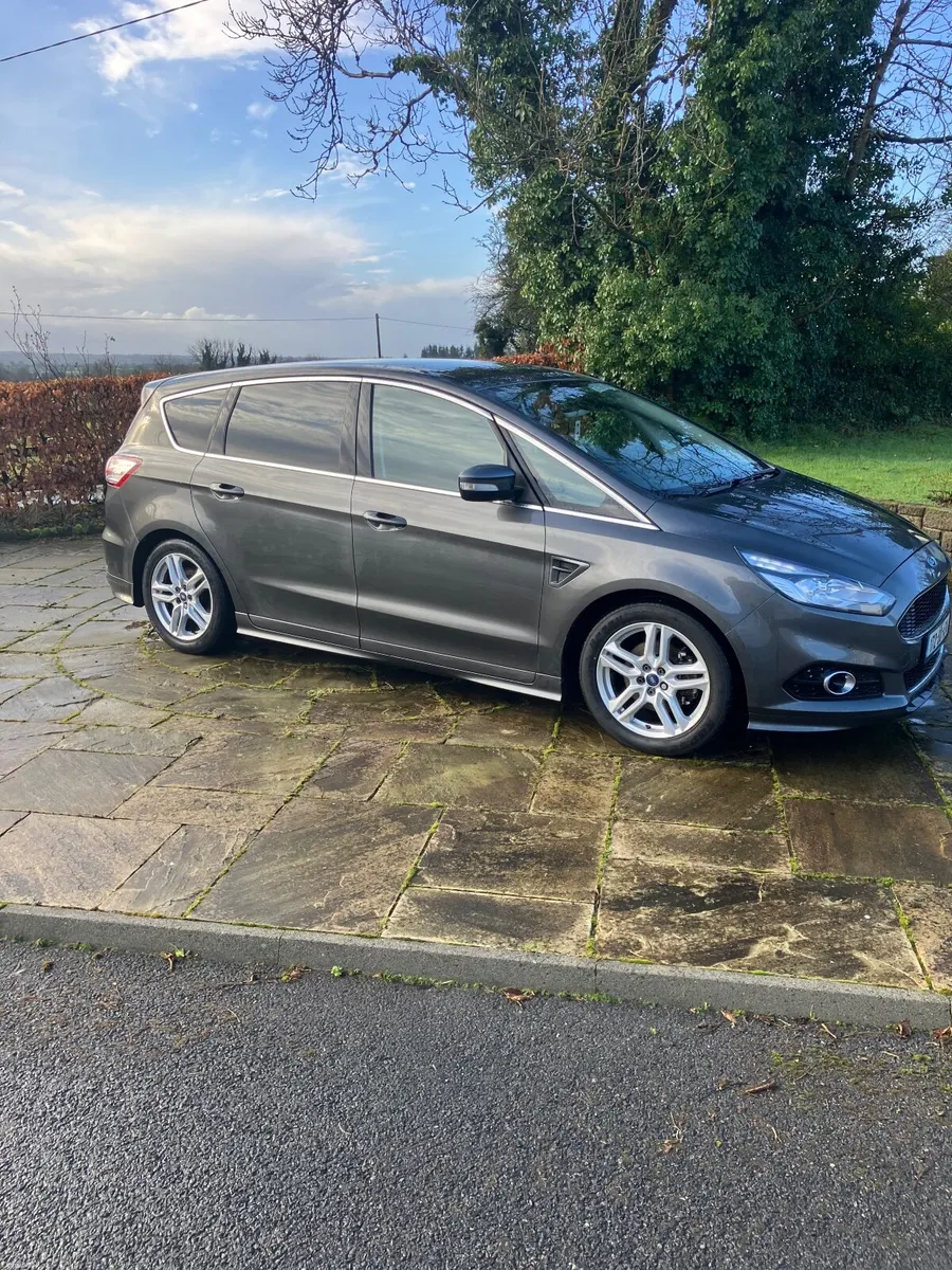 Ford S-Max Titanium Sport - Image 1