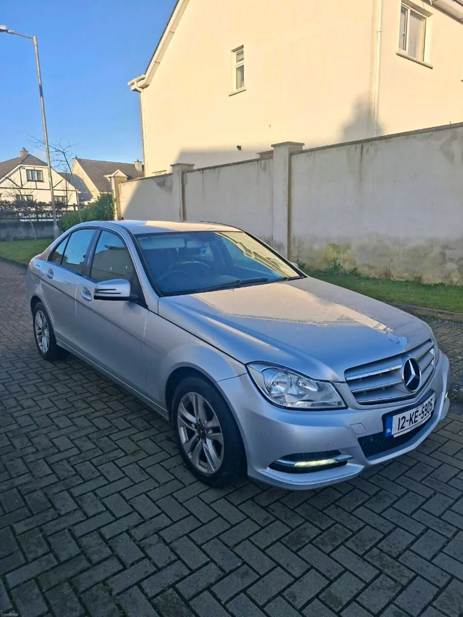 MERCEDES C220 2012 AUTOMATIC - Image 2