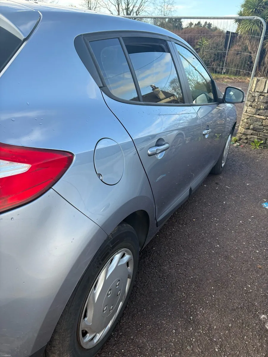 Renault Megane 2010 Automatic - Image 3